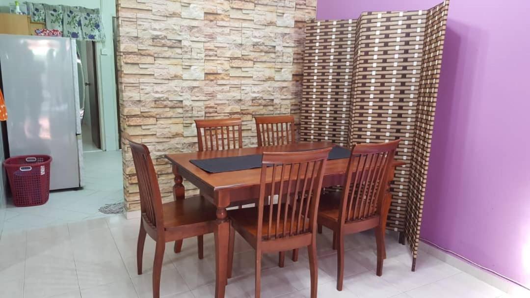 De Mitc Homestay *